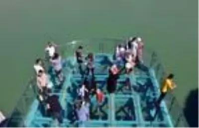 Son dakika! Türkiye'nin en büyük seyir terasına yoğun ilgi Son dakika! Türkiye'nin en büyük seyir terasına yoğun ilgi