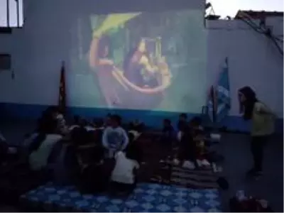 Türkmen minikler sinemayla tanıştı Türkmen minikler sinemayla tanıştı