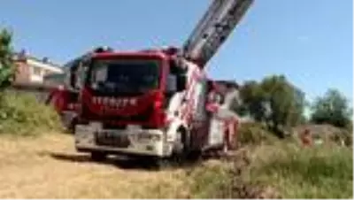 Son dakika... Yangında mahsur kalan 6 kişi itfaiye ekiplerince kurtarıldı Son dakika... Yangında mahsur kalan 6 kişi itfaiye ekiplerince kurtarıldı