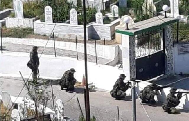 Yunan askerleri, Batı Trakya'daki Türk köyünde silahlı tatbikat yaptı Yunan askerleri, Batı Trakya'daki Türk köyünde silahlı tatbikat yaptı