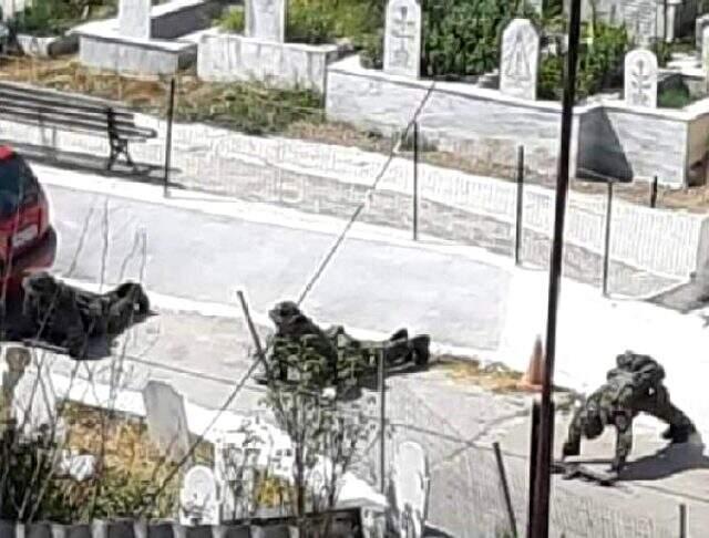 Yunan askerleri, Batı Trakya'daki Türk köyünde silahlı tatbikat yaptı Yunan askerleri, Batı Trakya'daki Türk köyünde silahlı tatbikat yaptı