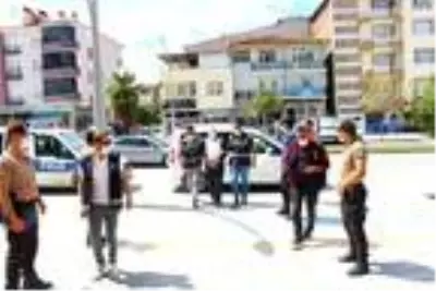Sarkıntılık iddiası ölüm getirdi! 71 yaşındaki amca, yeğeninin göğsüne 43 santimlik kama sapladı Sarkıntılık iddiası ölüm getirdi! 71 yaşındaki amca, yeğeninin göğsüne 43 santimlik kama sapladı