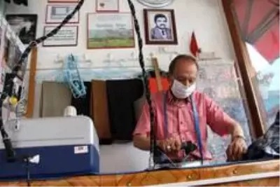 75 yaşındaki terzi Yücel ustanın meslek aşkı hayran bırakıyor 75 yaşındaki terzi Yücel ustanın meslek aşkı hayran bırakıyor