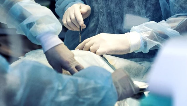 ABD'li doktor "Yapamam" dedi, Trk doktor gz kapal kabul etti! Kurun yelekle ameliyata girip kalbi kurtardlar