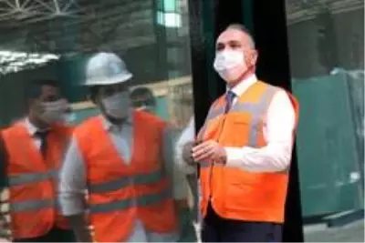 Başkan Özlü, cam fabrikasında incelemelerde bulundu Başkan Özlü, cam fabrikasında incelemelerde bulundu