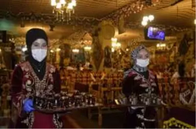Bu işletmede gelenek ve Korona tedbirleri bir arada Bu işletmede gelenek ve Korona tedbirleri bir arada