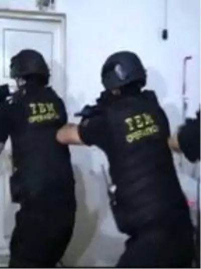 Son dakika! Bursa'da yakalanan DEAŞ'lı sayısı 6'ya çıktı Son dakika! Bursa'da yakalanan DEAŞ'lı sayısı 6'ya çıktı
