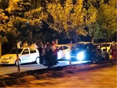 Vakaların arttığı Diyarbakır'da tedbirler hiçe sayıldı! Geç saatlere kadar düğün yapıldı, sosyal mesafeye uyulmadı Vakaların arttığı Diyarbakır'da tedbirler hiçe sayıldı! Geç saatlere kadar düğün yapıldı, sosyal mesafeye uyulmadı