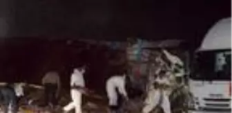 Pazaryolu: Son dakika haber: Erzurum'da 14 ton patlayıcı yüklü kamyon yola devrildi: 2 ölü Pazaryolu: Son dakika haber: Erzurum'da 14 ton patlayıcı yüklü kamyon yola devrildi: 2 ölü