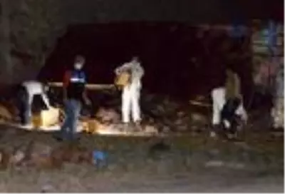 Son dakika haber: Erzurum'da 14 ton patlayıcı yüklü kamyon yola devrildi: 2 ölü Son dakika haber: Erzurum'da 14 ton patlayıcı yüklü kamyon yola devrildi: 2 ölü