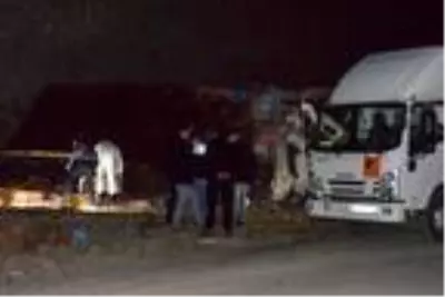 Son dakika haber: Erzurum'da 14 ton patlayıcı yüklü kamyon yola devrildi: 2 ölü Son dakika haber: Erzurum'da 14 ton patlayıcı yüklü kamyon yola devrildi: 2 ölü