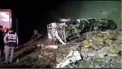 Son dakika haberi... Erzurum'da dinamit yüklü kamyon devrildi: 2 ölü Son dakika haberi... Erzurum'da dinamit yüklü kamyon devrildi: 2 ölü