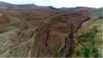 ERZURUM 'NUH'UN GEMİSİ' HEYELAN TEHDİDİ ALTINDA ERZURUM 'NUH'UN GEMİSİ' HEYELAN TEHDİDİ ALTINDA