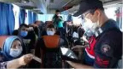 Ev karantinasında olması gereken kadın, yolcu otobüsünden çıktı Ev karantinasında olması gereken kadın, yolcu otobüsünden çıktı