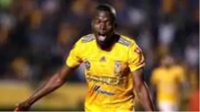 Fenerbahçe Erol Bulut'un istediği Enner Valencia'yı gündemine aldı Fenerbahçe Erol Bulut'un istediği Enner Valencia'yı gündemine aldı