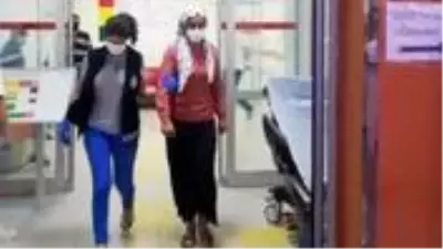Kayınbiraderinin aracından 83 bin lira çalan yenge kamerada tespit edildi Kayınbiraderinin aracından 83 bin lira çalan yenge kamerada tespit edildi