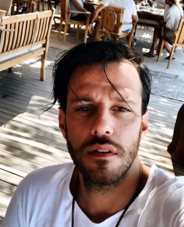 Kendisinden 10 yaş küçük olan DJ ile aşk yaşadığı konuşulan Çağla Şıkel, iddialara sert çıkıştı Kendisinden 10 yaş küçük olan DJ ile aşk yaşadığı konuşulan Çağla Şıkel, iddialara sert çıkıştı