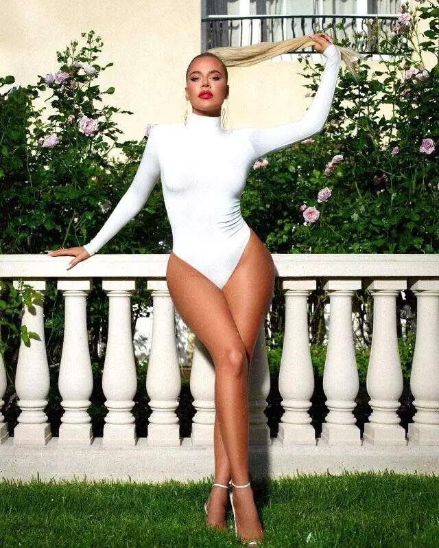 Khloe Kardashian, fotoğraf paylaşıp televizyona çıkınca takipçileri tarafından eleştiri yağmuruna tutuldu Khloe Kardashian, fotoğraf paylaşıp televizyona çıkınca takipçileri tarafından eleştiri yağmuruna tutuldu