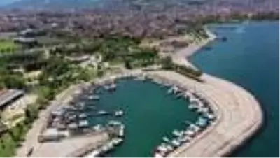 Marmara Depremi'nin merkez üssü Gölcük küllerinden doğdu Marmara Depremi'nin merkez üssü Gölcük küllerinden doğdu