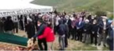 Son Dakika: Of'ta sel ve heyelanın hasarı, gün ağarınca ortaya çıktı (7) Son Dakika: Of'ta sel ve heyelanın hasarı, gün ağarınca ortaya çıktı (7)