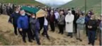 Son Dakika: Of'ta sel ve heyelanın hasarı, gün ağarınca ortaya çıktı (7) Son Dakika: Of'ta sel ve heyelanın hasarı, gün ağarınca ortaya çıktı (7)