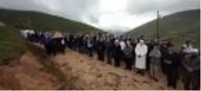 Son Dakika: Of'ta sel ve heyelanın hasarı, gün ağarınca ortaya çıktı (7) Son Dakika: Of'ta sel ve heyelanın hasarı, gün ağarınca ortaya çıktı (7)