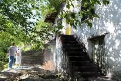 Tek başına yaşayan yaşlı adamdan 2 aydır haber alamayan akrabası, evine gidince cansız bedenle karşılaştı Tek başına yaşayan yaşlı adamdan 2 aydır haber alamayan akrabası, evine gidince cansız bedenle karşılaştı
