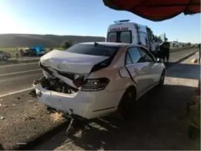 Otoyolda iki otomobil çarpıştı: 5 yaralı