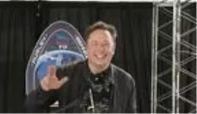Rus şirket Elon Musk'a özel telefon tasarladı Rus şirket Elon Musk'a özel telefon tasarladı