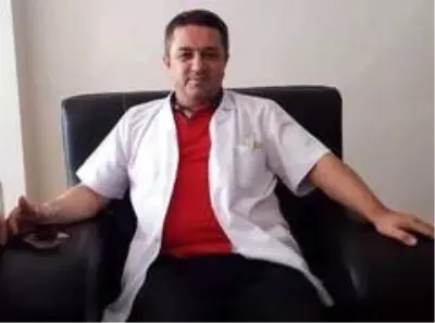 Sevilen doktor Abdurrahman Demir, koronadan hayatını kaybetti Sevilen doktor Abdurrahman Demir, koronadan hayatını kaybetti