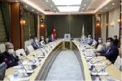 Sivas'ta 65 yaş üstüne sokağa çıkma kısıtlaması Sivas'ta 65 yaş üstüne sokağa çıkma kısıtlaması