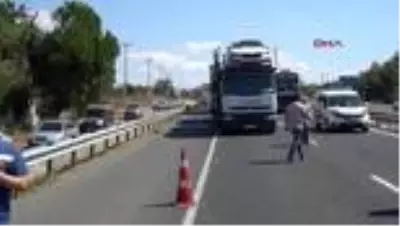 TEKİRDAĞ Tekirdağ'da buğday yüklü TIR devrildi, 3 kilometre araç kuyruğu oluştu TEKİRDAĞ Tekirdağ'da buğday yüklü TIR devrildi, 3 kilometre araç kuyruğu oluştu