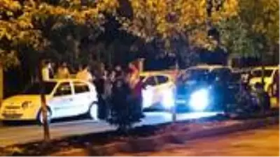 Vakaların arttığı Diyarbakır'da tedbirler hiçe sayıldı! Geç saatlere kadar düğün yapıldı, sosyal mesafeye uyulmadı Vakaların arttığı Diyarbakır'da tedbirler hiçe sayıldı! Geç saatlere kadar düğün yapıldı, sosyal mesafeye uyulmadı