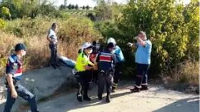 Son dakika haberleri: Yoldan çıkan araç dereye uçtu: 1 ölü, 2 yaralı Son dakika haberleri: Yoldan çıkan araç dereye uçtu: 1 ölü, 2 yaralı
