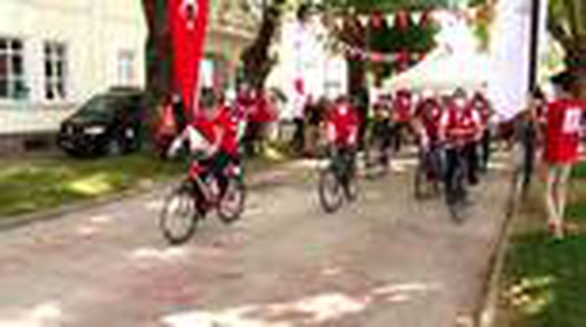 Kızılay Genel Başkanı Kerem Kınık, deprem farkındalığı için pedal çevirdi