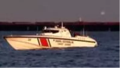 Zonguldak'ta koyda mahsur kalan 8 kişi gün ağarınca kurtarıldı Zonguldak'ta koyda mahsur kalan 8 kişi gün ağarınca kurtarıldı
