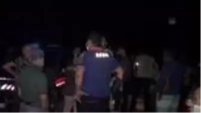 Koyda mahsur kalan 8 kişiyi kurtarma çalışmalarına ara verildi Koyda mahsur kalan 8 kişiyi kurtarma çalışmalarına ara verildi