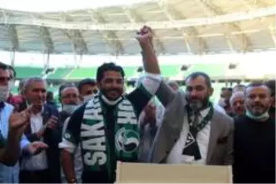 Sakaryaspor'un yeni başkanı Cevat Ekşi oldu Sakaryaspor'un yeni başkanı Cevat Ekşi oldu