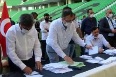 Sakaryaspor'un yeni başkanı Cevat Ekşi oldu Sakaryaspor'un yeni başkanı Cevat Ekşi oldu