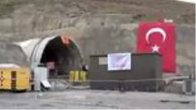 Bakan Karaismailoğlu: 'Mühendislik açısından dünyanın gıptayla baktığı projeleri yapıyoruz' Bakan Karaismailoğlu: 'Mühendislik açısından dünyanın gıptayla baktığı projeleri yapıyoruz'