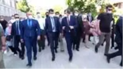 Bakan Kurum, Güngören Millet Bahçesi şantiye alanında incelemelerde bulundu Bakan Kurum, Güngören Millet Bahçesi şantiye alanında incelemelerde bulundu