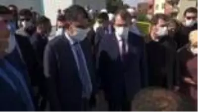 Bakan Kurum, Güngören Millet Bahçesi şantiye alanında incelemelerde bulundu Bakan Kurum, Güngören Millet Bahçesi şantiye alanında incelemelerde bulundu