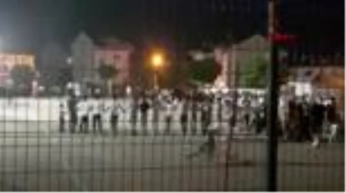 BURSA OKUL BAHÇESİNDE MASKESİZ VE SOSYAL MESAFESİZ DÜĞÜN