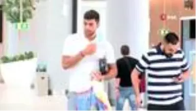 Cenk Özkaçar, Lyon'a imza atmak için Fransa'ya uçtu Cenk Özkaçar, Lyon'a imza atmak için Fransa'ya uçtu