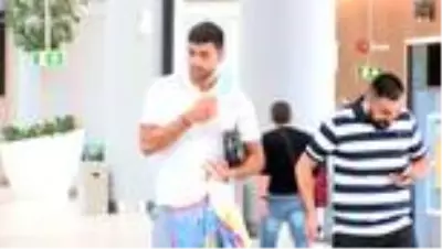 Cenk Özkaçar, Lyon'a imza atmak için Fransa'ya uçtu Cenk Özkaçar, Lyon'a imza atmak için Fransa'ya uçtu