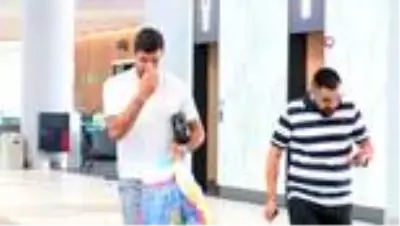 Cenk Özkaçar, Lyon'a imza atmak için Fransa'ya uçtu Cenk Özkaçar, Lyon'a imza atmak için Fransa'ya uçtu
