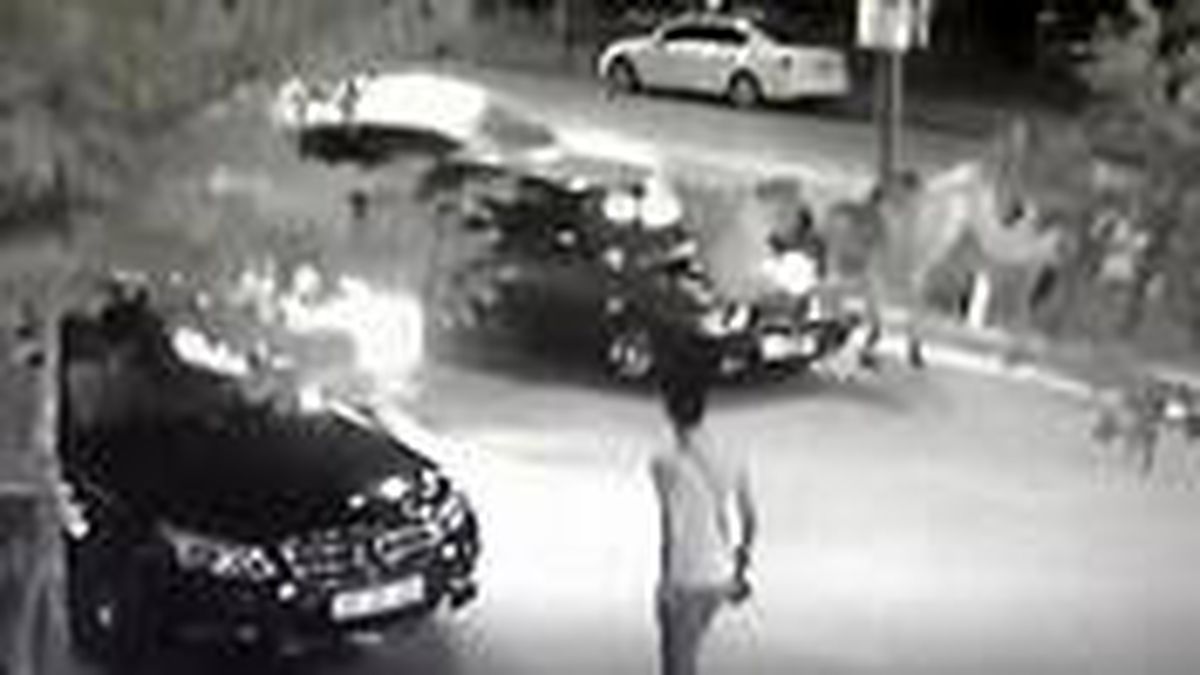 Dikkatsiz sürücülerin zincirleme trafik kazası, kameralar tarafından böyle görüntülendi