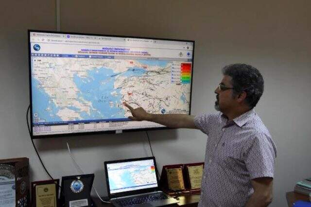 Ege Denizi'ndeki sarsıntıyı değerlendiren Prof. Dr. Hasan Sözbilir, deprem beklenen 9 il uyardı