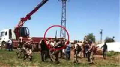 Kaçak trafolara el koyan görevlilere saldırdılar, jandarma ateş açarak müdahale etti Kaçak trafolara el koyan görevlilere saldırdılar, jandarma ateş açarak müdahale etti