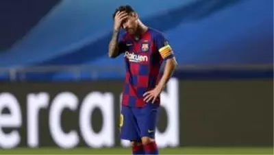 Messi, Barcelona'dan ayrılma kararını yönetime bildirdi Messi, Barcelona'dan ayrılma kararını yönetime bildirdi